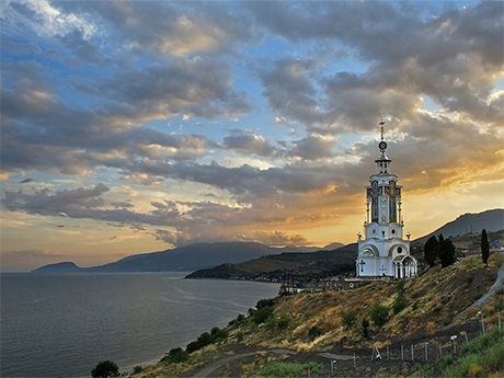 Церковь-маяк,отдых в Крыму,отдых в Алуште