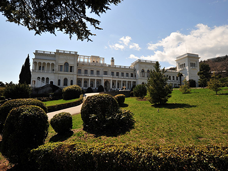 Ливадийский дворец,курорты Крыма,отдых в Ливадии